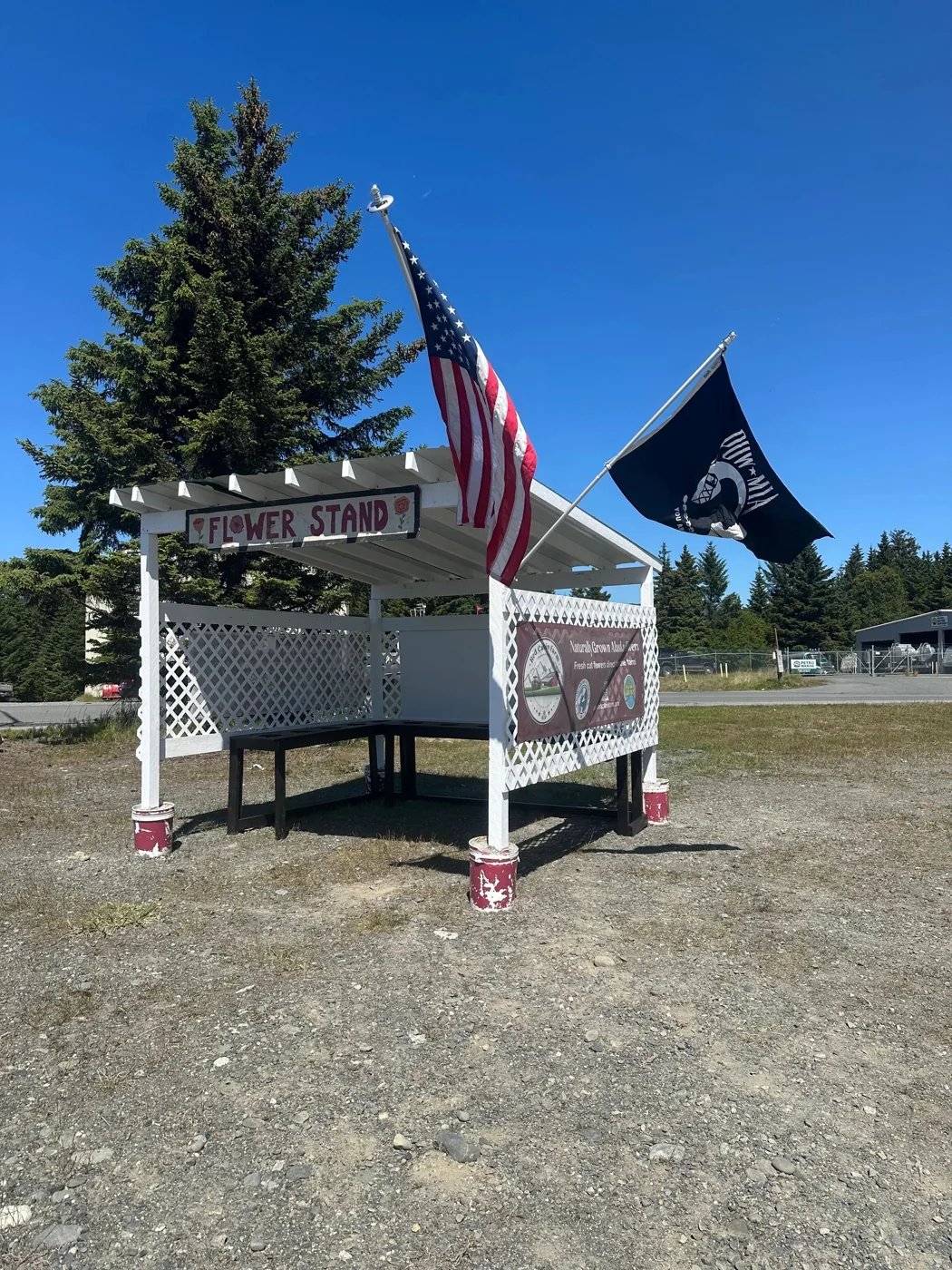 Red Cabin Farm's seasonal Homer flower stand